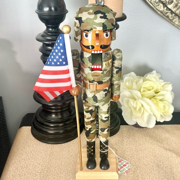 NWT Army Soldier Nutcracker - Picture 3 of 7